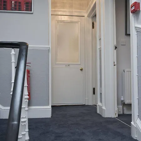 Caledonian Guest house 3*