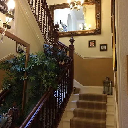 Pensionat Albyn Townhouse 4*
