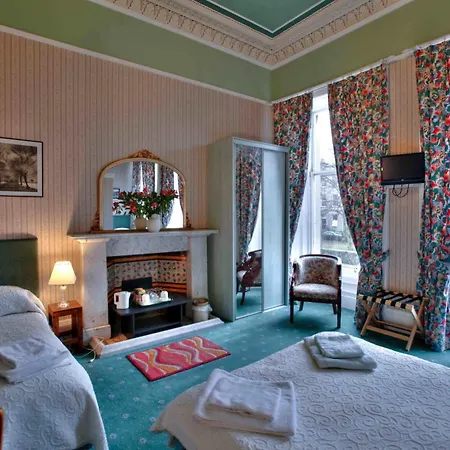 Mingalar Guest house 3*