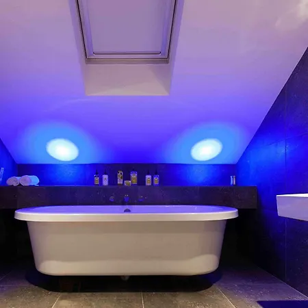 ホテル & Picardy Place