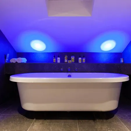 & Picardy Place 4*