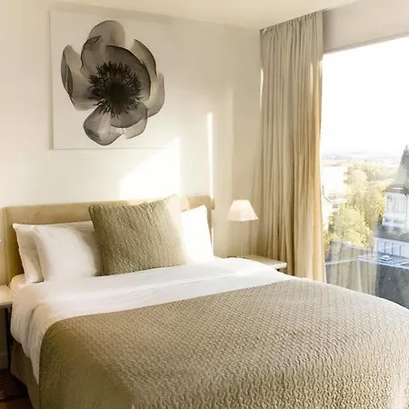 Hotel Cloud 9 - Quartermile