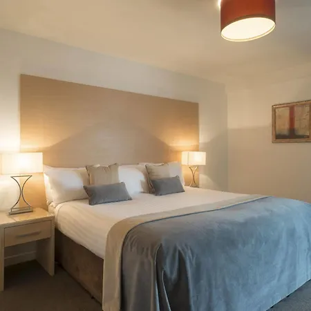 Apartahotel Fountain Court - Eq2