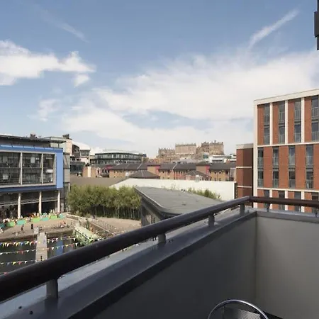 Fountain Court - Eq2 Apartahotel 4*