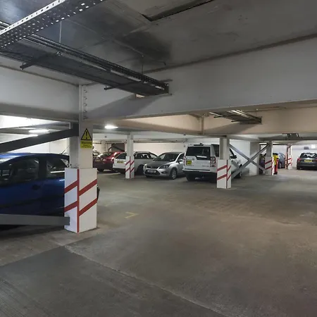 Fountain Court - Eq2 Apartahotel