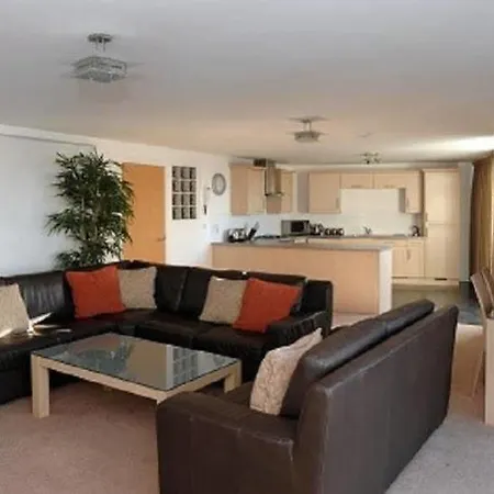 Fountain Court - Eq2 4*