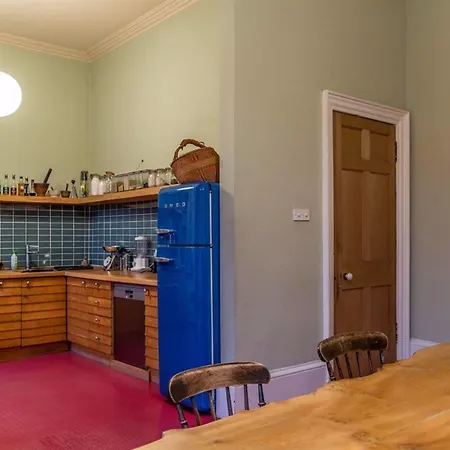 Bed & Breakfast Winter Cherry