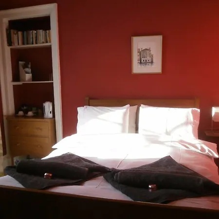 Winter Cherry 3* Edinburgh