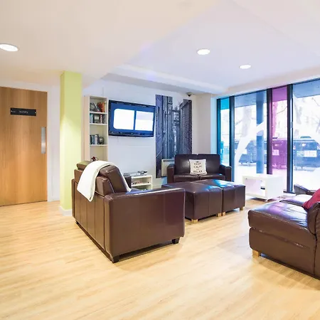 Mcdonald Road Apartmán