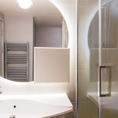 Adagio Royal Mile شقة فندقية