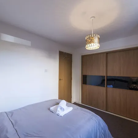 Montgomery - Gyle Apartment *