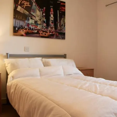 Spacious 2 Bedrooms In Strada * Edinburgh