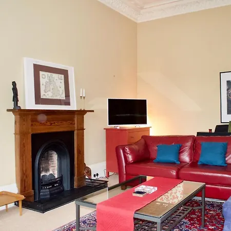 Central 2 Bedroom In * Edinburgh