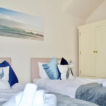 Apartment Central 2 Bedroom In *