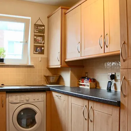 Modern Flat With A Lift And Balcony Apartamento Edimburgo