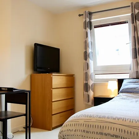 Apartamento Modern Flat With A Lift And Balcony Edimburgo
