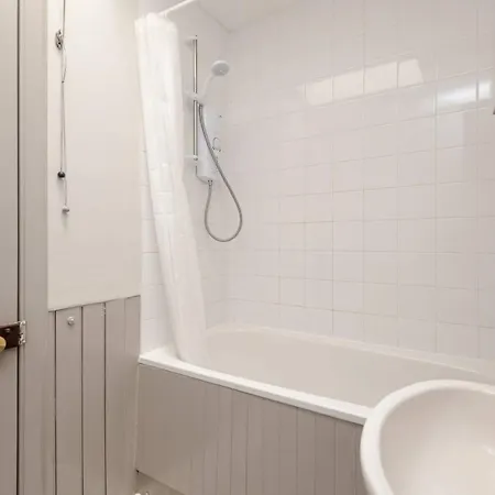 Super Stylish&modern Apt With Amazing Castle View Apartment Edinburgh