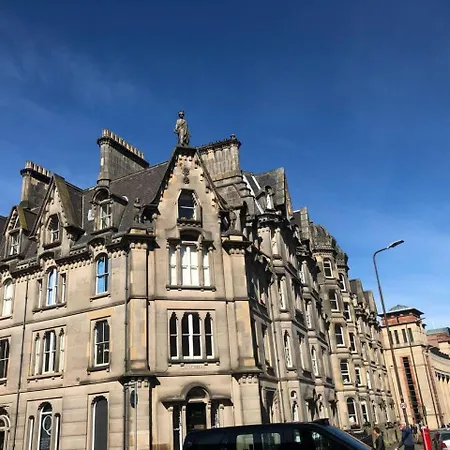 Super Stylish&modern Apt With Amazing Castle View Apartment