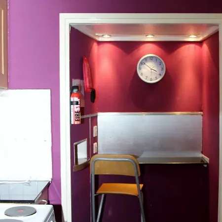 Hotel Tony Asga - Aishasakina Edinburgh