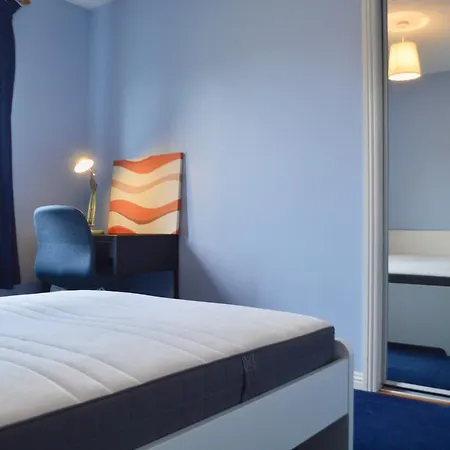 2 Bedroom Flat By Harrison Park * Edynburg