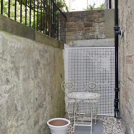 Apartment 1 Bedroom Flat In West End Edinburgh