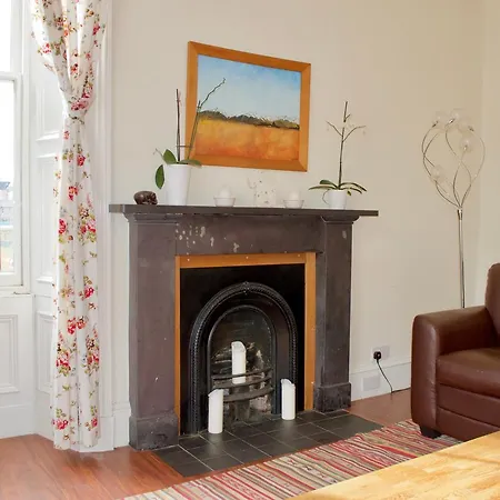 Spacious Flat In Central Stockbridge Apartment Edinburgh