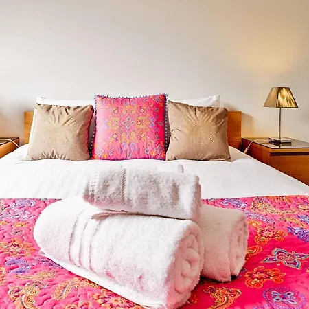 Joivy Bright Royal Mile Apartment Edinburgh