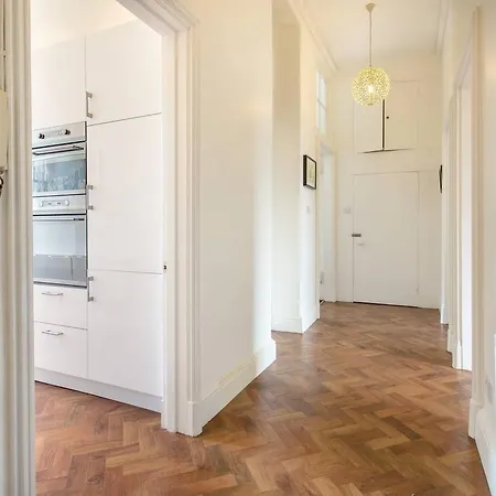 Altido Castle Terrace 3 Bedroom - Old Town Apartment *