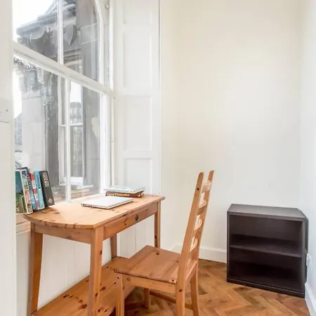 Altido Castle Terrace 3 Bedroom - Old Town *