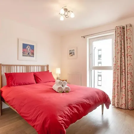 Altido Bright 3 Bed In City Centre - Free Parking & Lift *