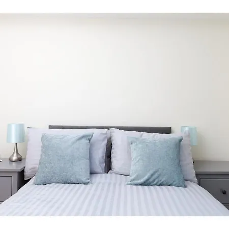 Bright, Contemporary Flat With Parking! Apartment Edinburgh