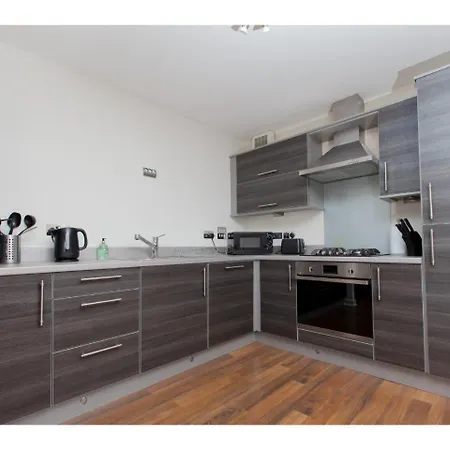 Bright, Contemporary Flat With Parking! *