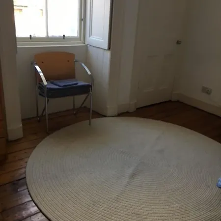 Spacious 4 Bedrooms In City Centre דירה אדינבורו