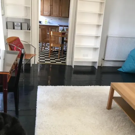 Spacious 4 Bedrooms In City Centre