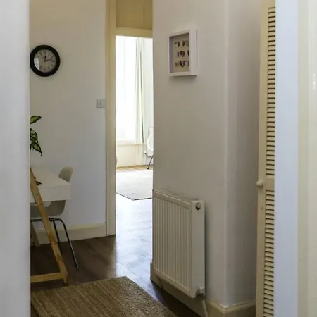Spacious Holyrood Flat- Great Views Εδιμβούργο