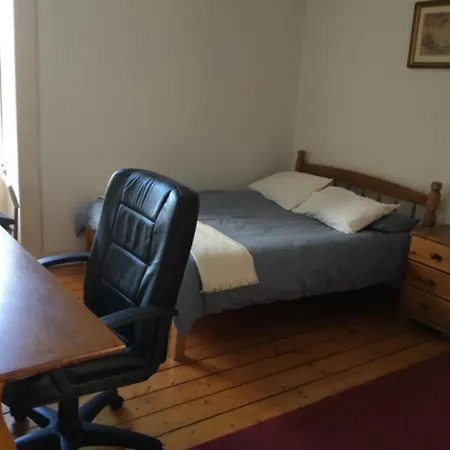 דירה Spacious 4 Bedrooms In City Centre אדינבורו