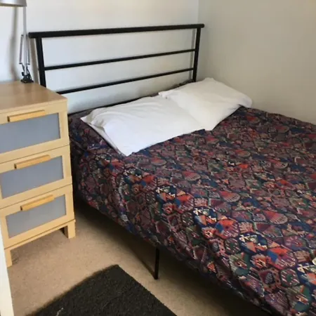 דירה Spacious 4 Bedrooms In City Centre אדינבורו
