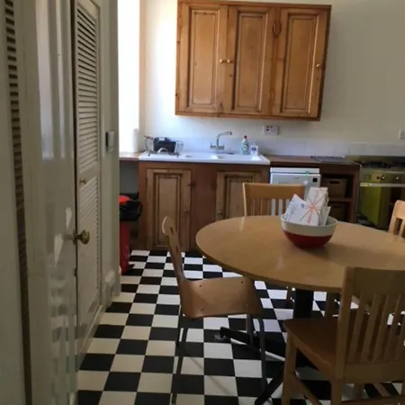 דירה Spacious 4 Bedrooms In City Centre