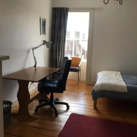 דירה Spacious 4 Bedrooms In City Centre *