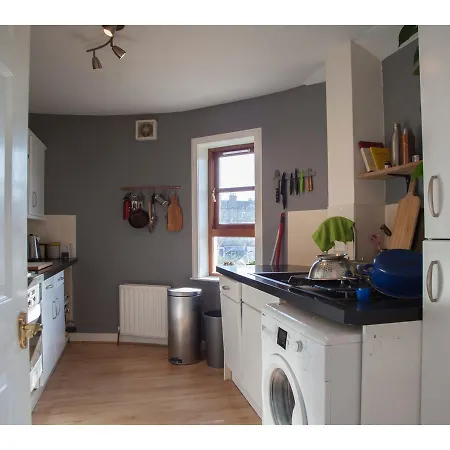 Sunny Flat W Parking Near Royal Botanic Garden *