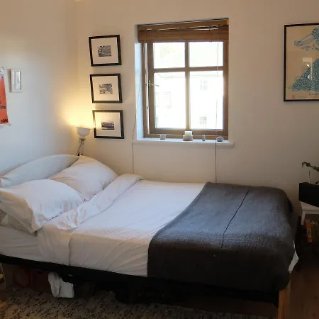 Sunny Flat W Parking Near Royal Botanic Garden