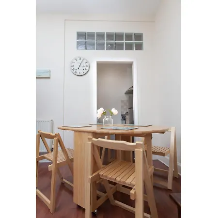 شقة Homely Tenement For 2 Near Botanic Gardens *