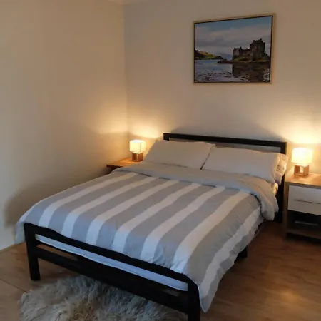 Sunny Flat W Parking Near Royal Botanic Garden *