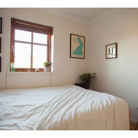 Sunny Flat W Parking Near Royal Botanic Garden *