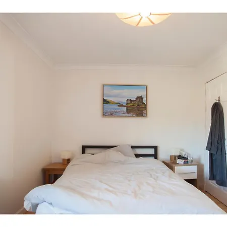 Sunny Flat W Parking Near Royal Botanic Garden