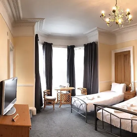 Konukevi Cruachan Edinburgh