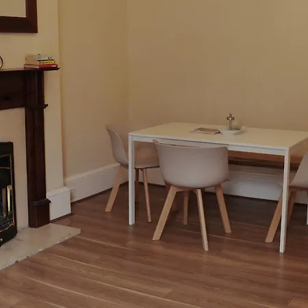 Cosy Bright Flat Centre Апартаменты Эдинбург