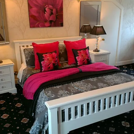 Aaran 4* Edinburgh