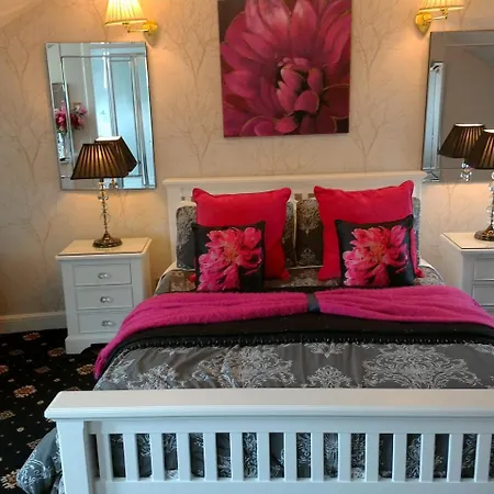 Aaran 4* Edinburgh