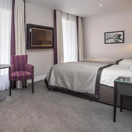 Hill Place Hotel 4*